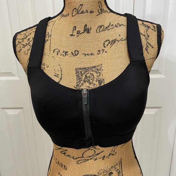 Victoria’s Secret Lot of 2 Bras - Black and Tan - Size 34D - Picture 13 of 14